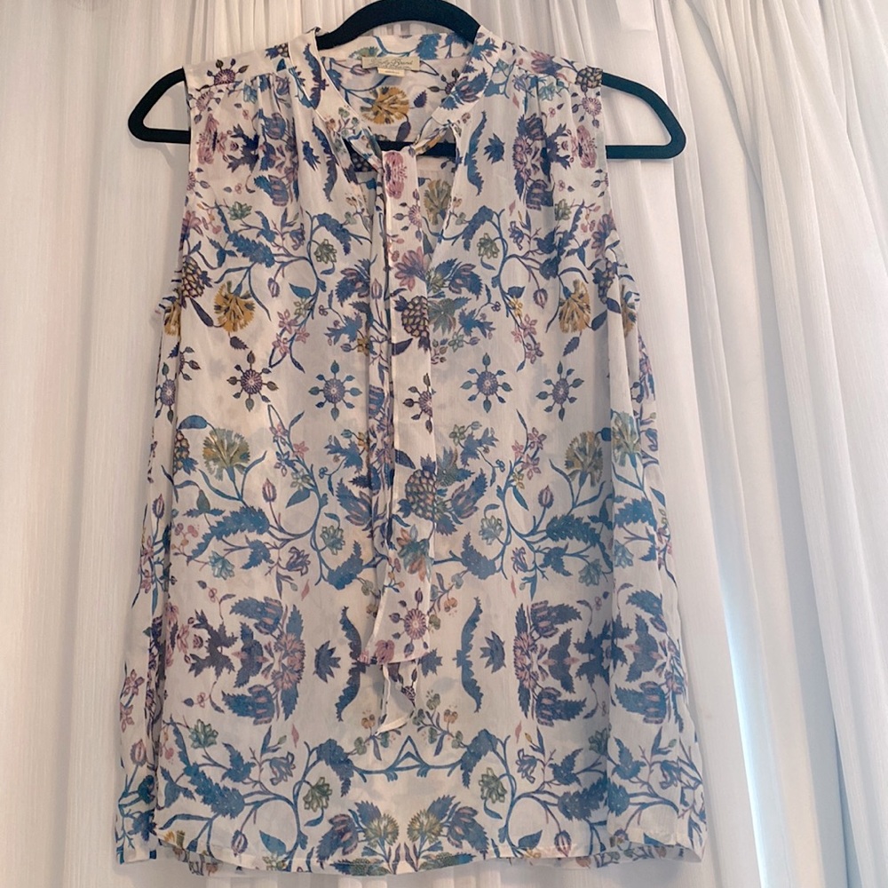 Lucky brand sleeveless blouse with Tie
